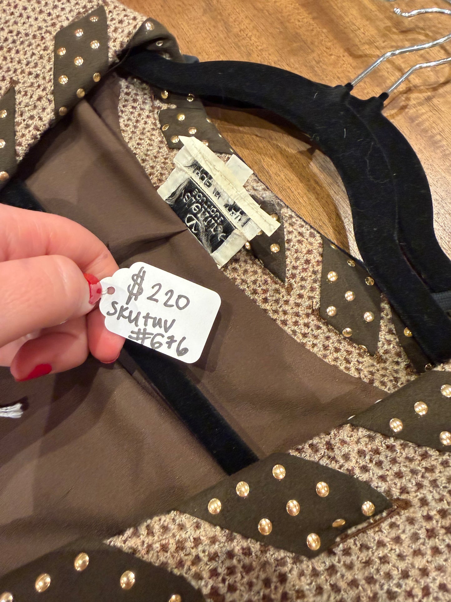 Valentino boutique Brown Tweed blazer with brown and gold details size 8 - sku TUV #676