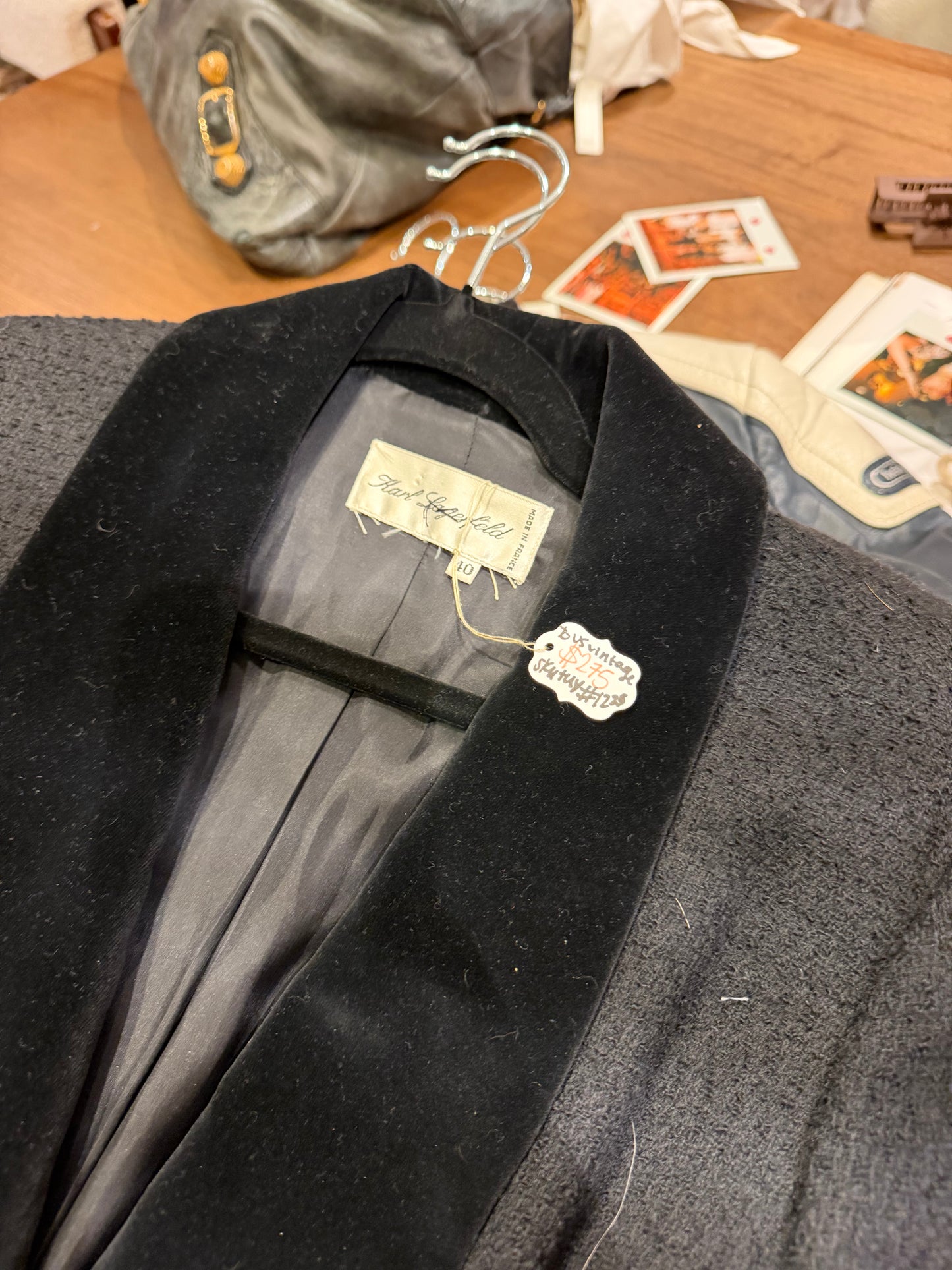 Karl Lagerfeld Blazer Velvet Lapels with velvet buttons size 40 - SKU TUV #1225