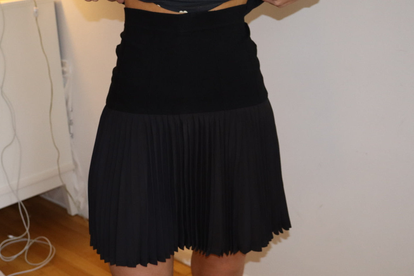 Thierry Mugler black pleated mini skirt size 42 - SKU tuv #463