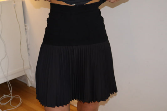 Thierry Mugler black pleated mini skirt size 42 - SKU tuv #463