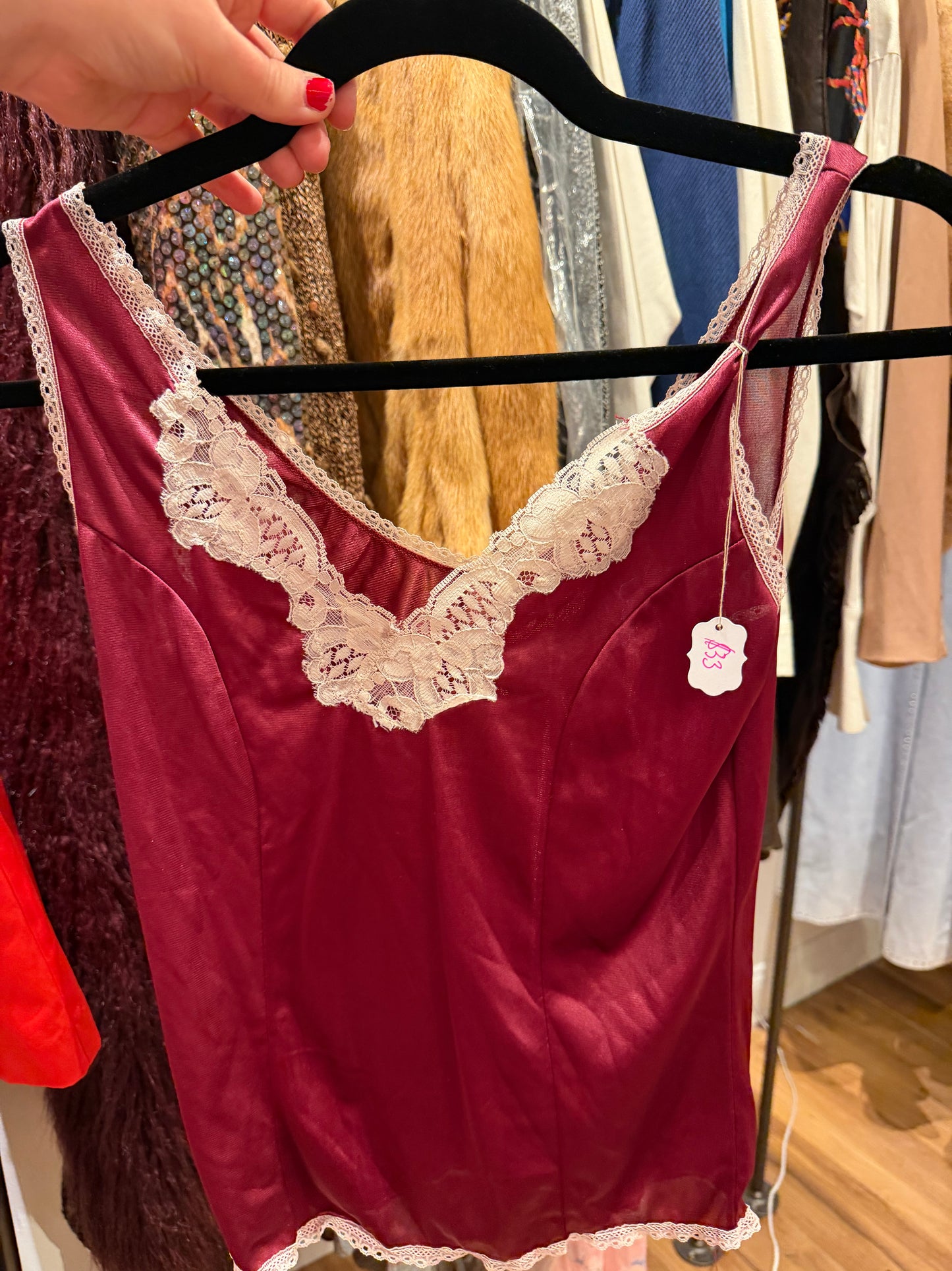 Maroon and white lace tank top - sku tuv #152